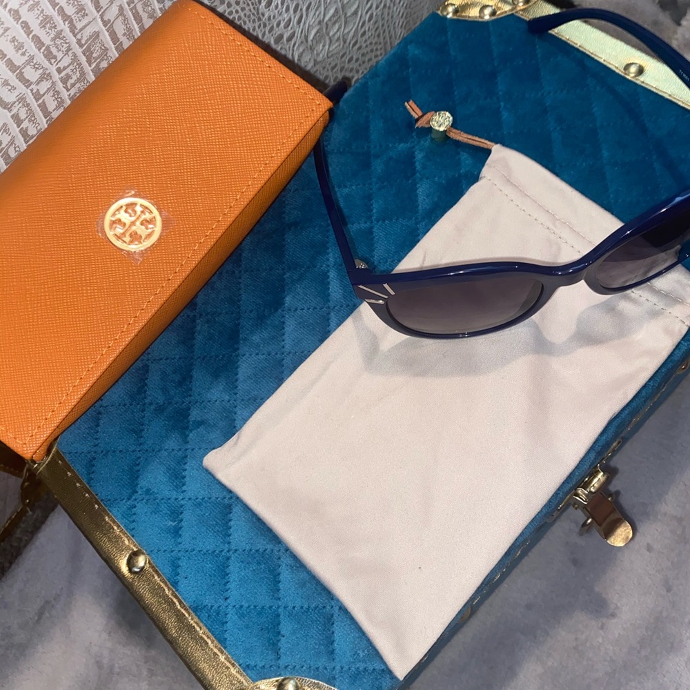 Brand new Navy Tory Burch sunglasses
